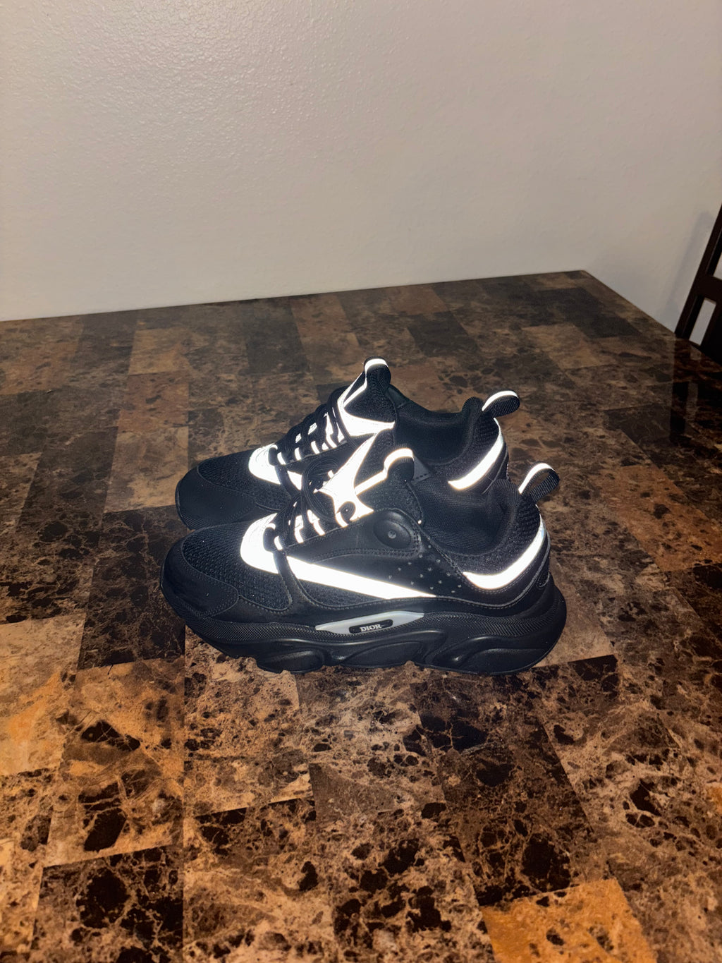 Dior B22